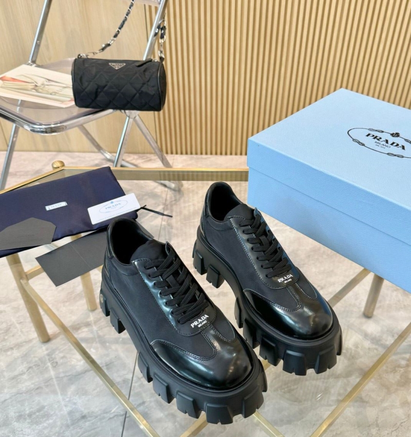 Pra*a casual shoes